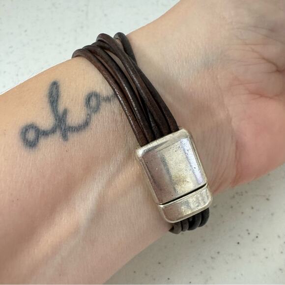 Brown Leather Blue Stone Bead & Silver Tone Bracelet Magnetic Clasp Boho - Picture 3 of 7